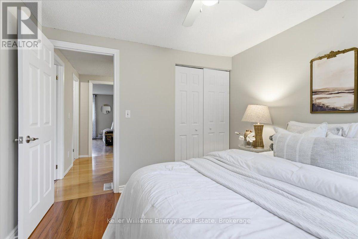 81 - 909 BURNS STREET W photo 27
