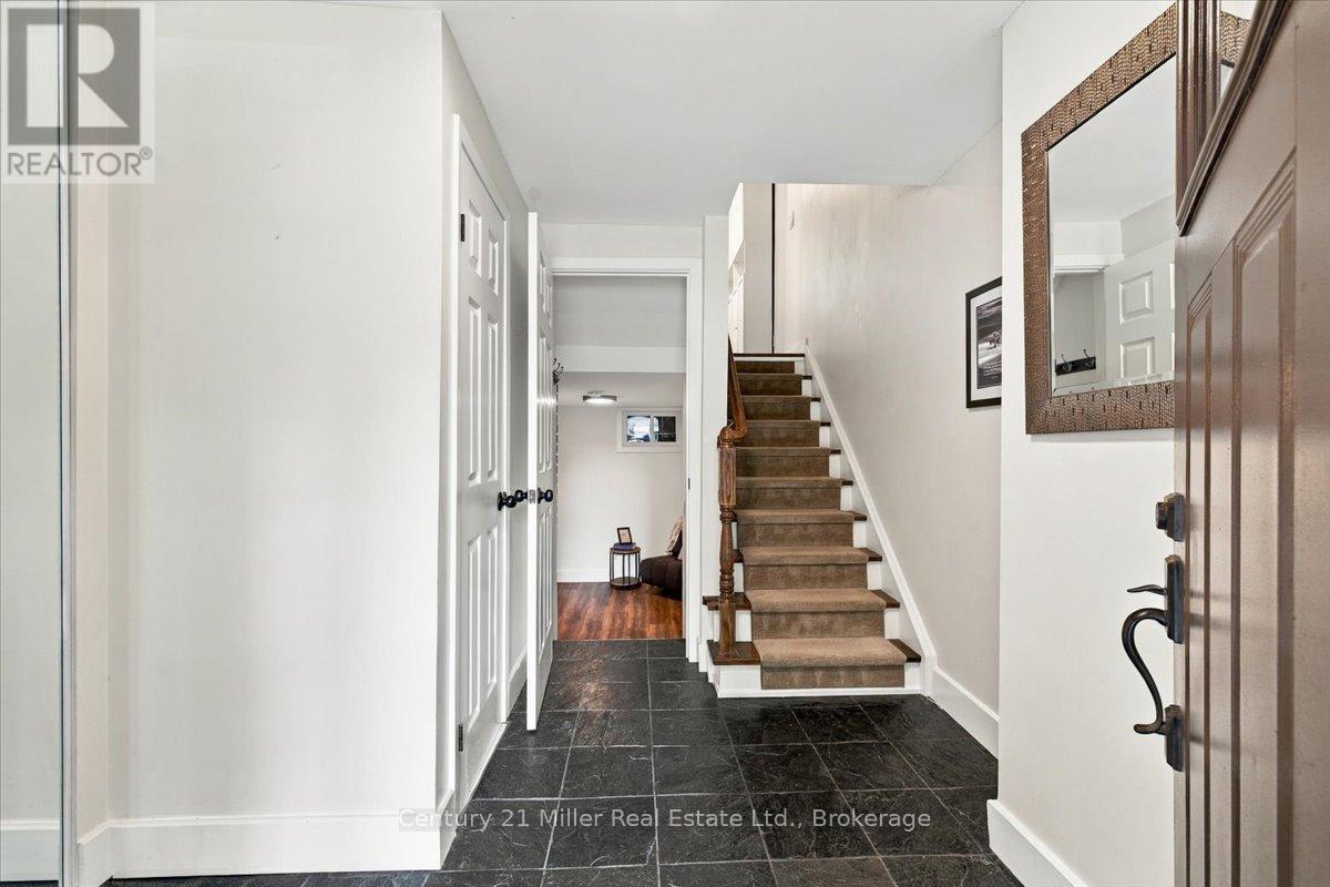 37 Tulip Street, Oakville, Ontario  L6L 3V3 - Photo 2 - W13821124