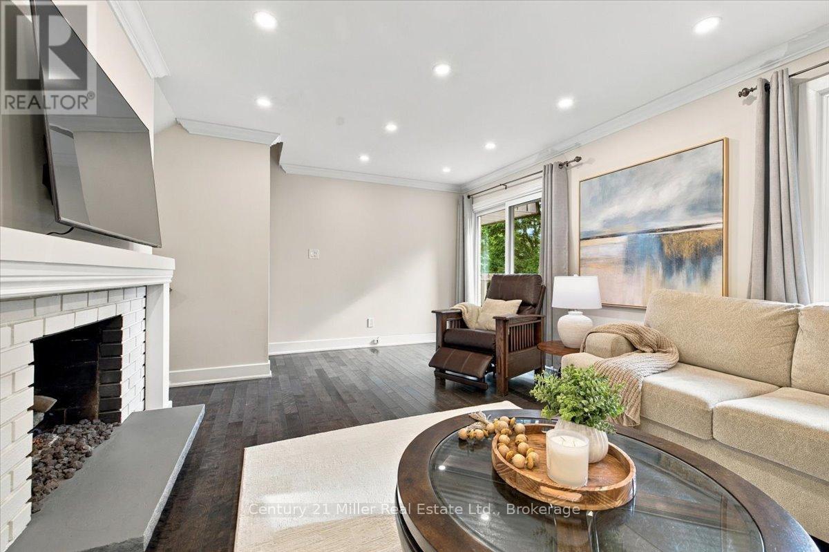 37 Tulip Street, Oakville, Ontario  L6L 3V3 - Photo 8 - W13821124