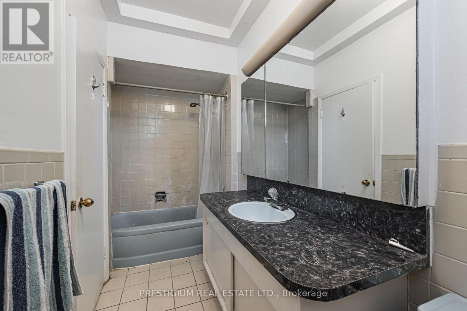 75 Stormont Avenue, Toronto, Ontario  M5N 2C3 - Photo 18 - C13820926