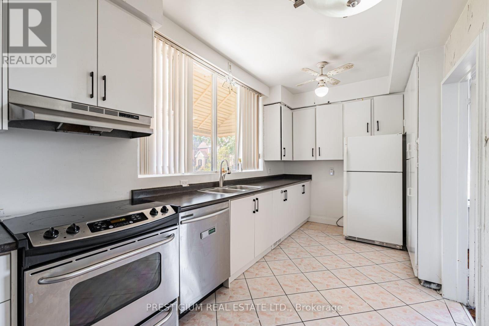 75 Stormont Avenue, Toronto, Ontario  M5N 2C3 - Photo 10 - C13820926