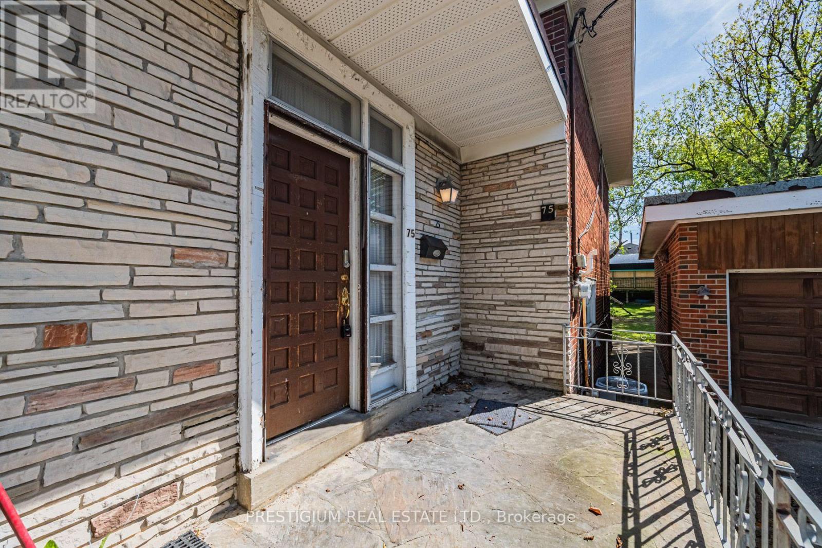 75 Stormont Avenue, Toronto, Ontario  M5N 2C3 - Photo 4 - C13820926