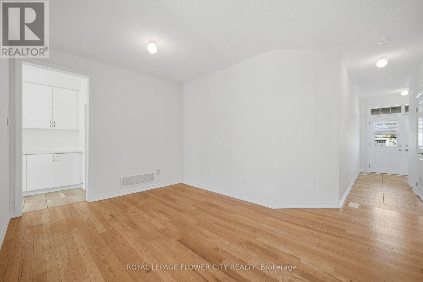 44 Rochester Drive, Barrie, Ontario  L9J 0W1 - Photo 9 - S13807292