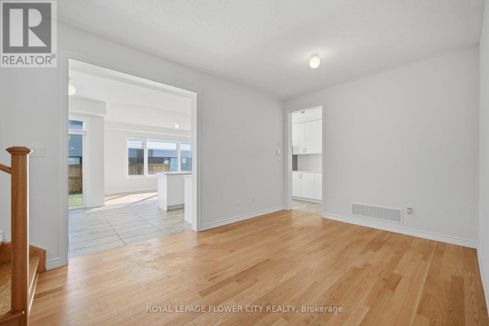 44 Rochester Drive, Barrie, Ontario  L9J 0W1 - Photo 11 - S13807292