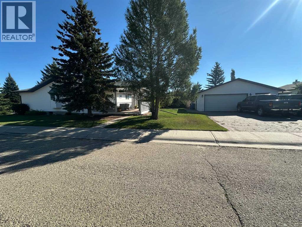 301 Westhill Close photo 3