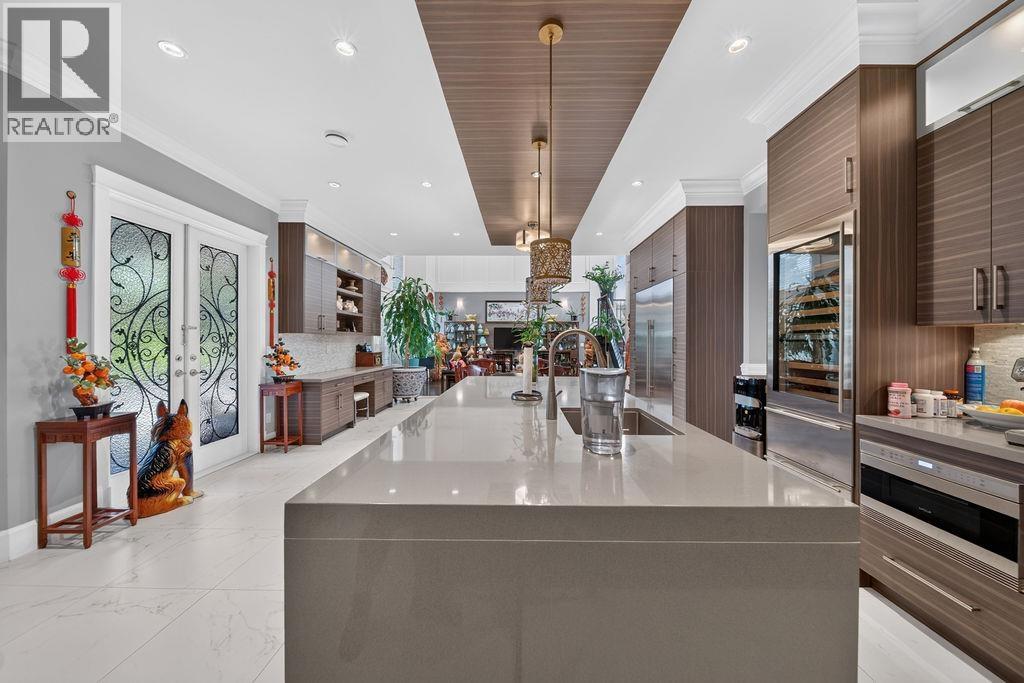 8828 COOPER ROAD