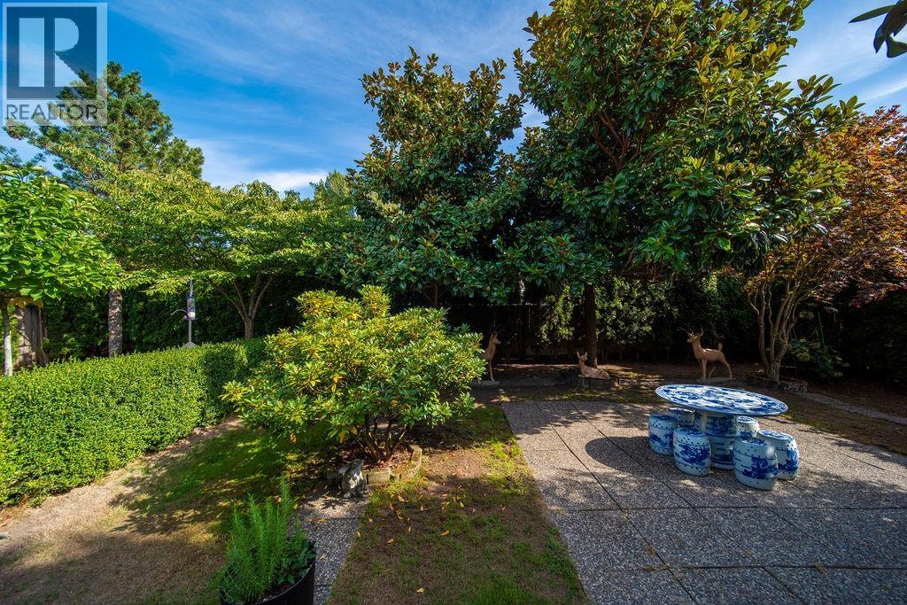 8828 COOPER ROAD