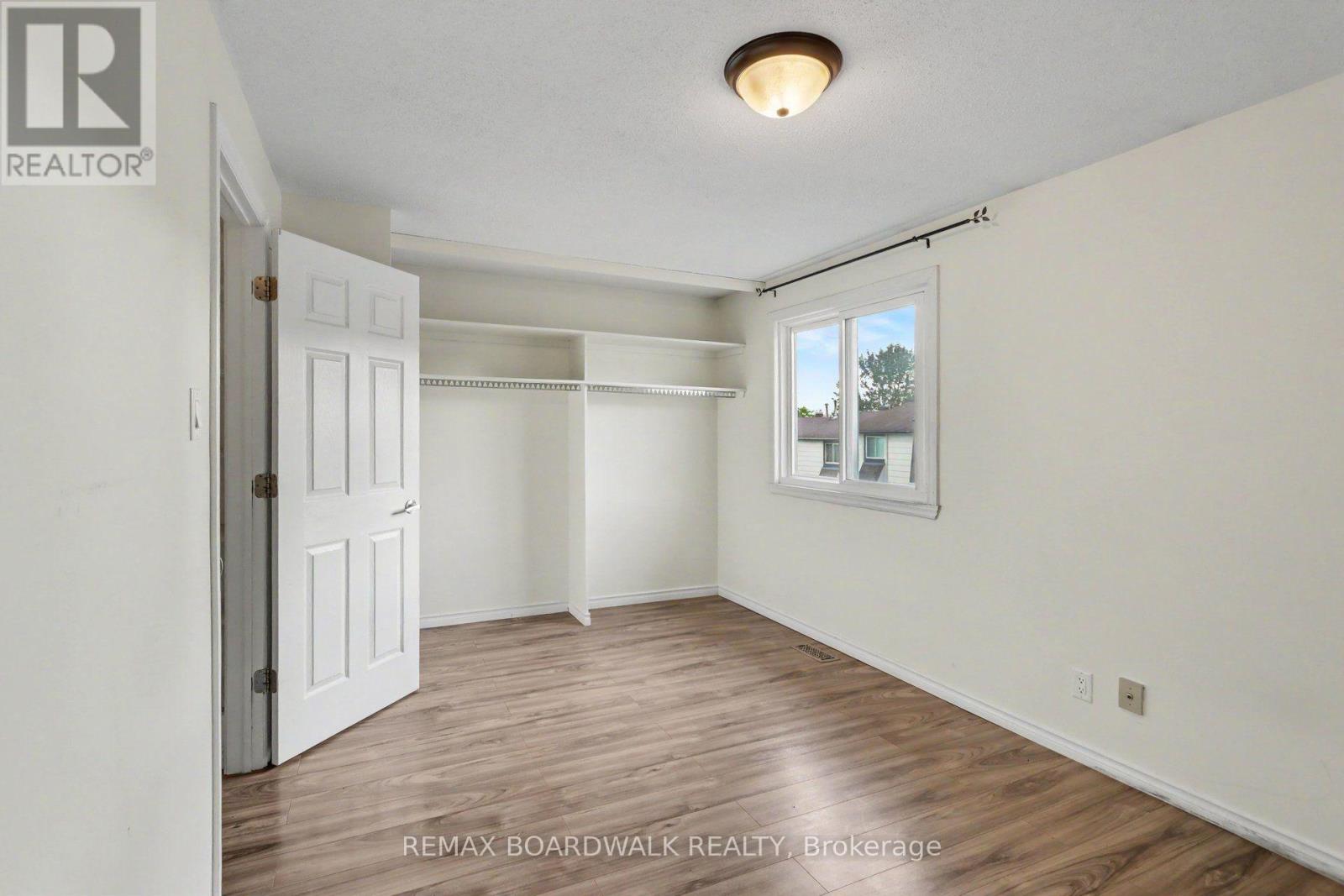 912 B Elmsmere Drive, Ottawa, Ontario  K1J 7T6 - Photo 13 - X13821470