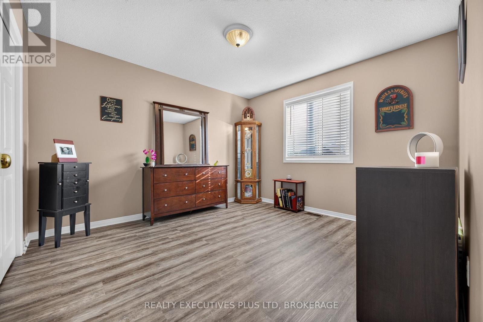 7802 Sabine Drive, Niagara Falls (Ascot), Ontario L2H 3E4 - Photo 15 - X13821444