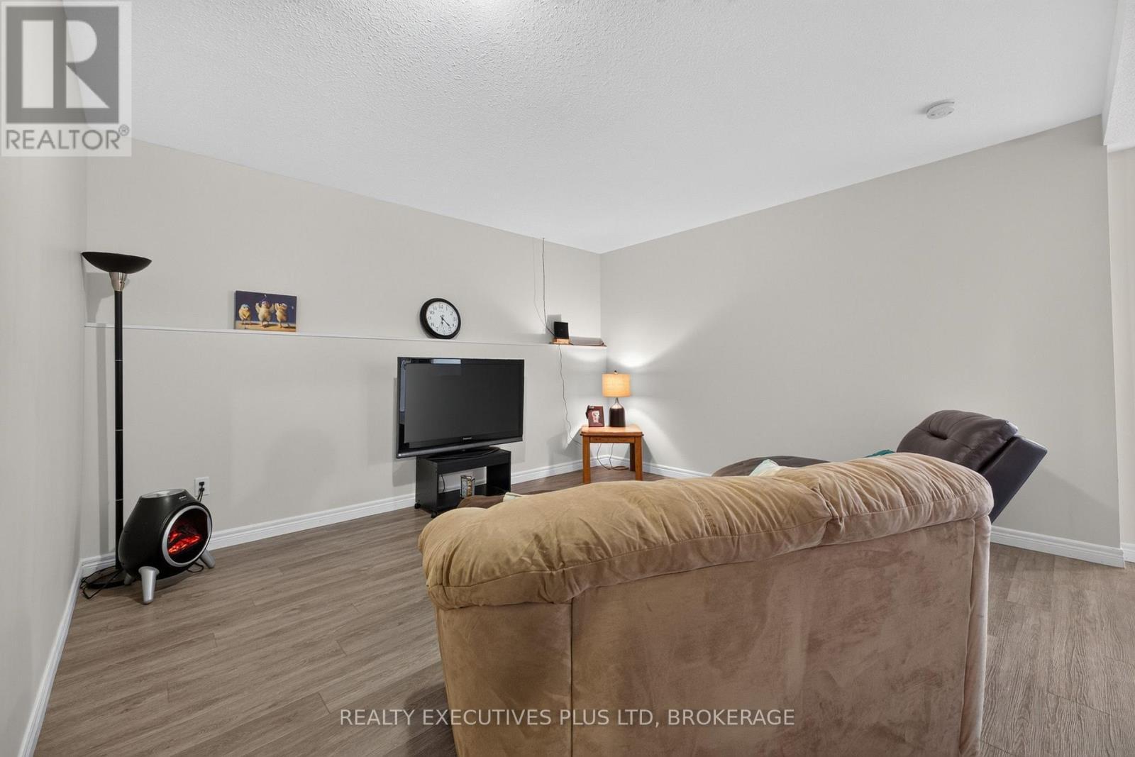 7802 Sabine Drive, Niagara Falls (Ascot), Ontario L2H 3E4 - Photo 23 - X13821444
