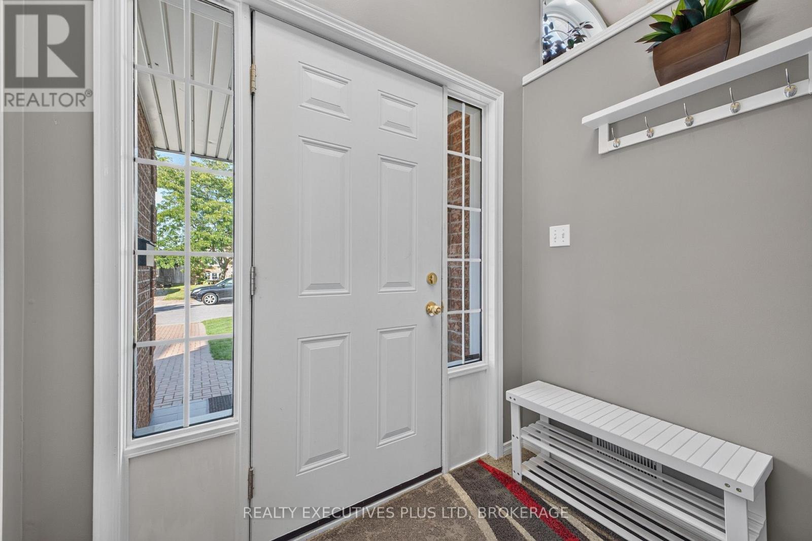 7802 Sabine Drive, Niagara Falls (Ascot), Ontario L2H 3E4 - Photo 3 - X13821444