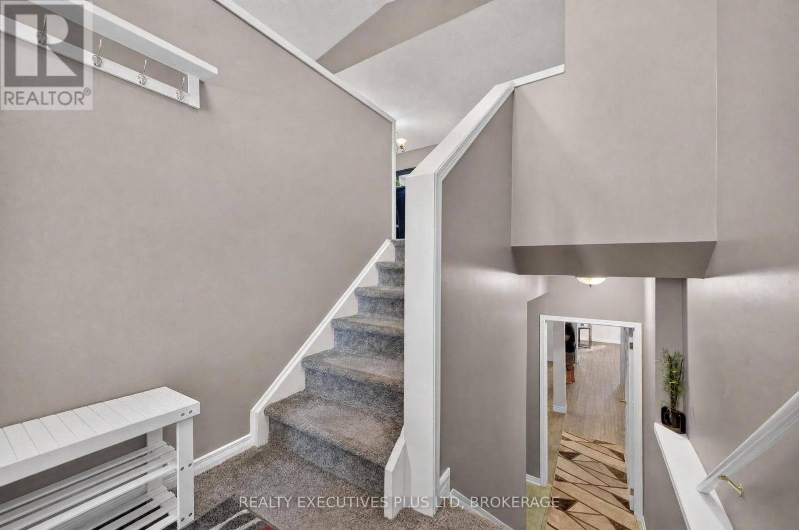 7802 Sabine Drive, Niagara Falls (Ascot), Ontario L2H 3E4 - Photo 4 - X13821444
