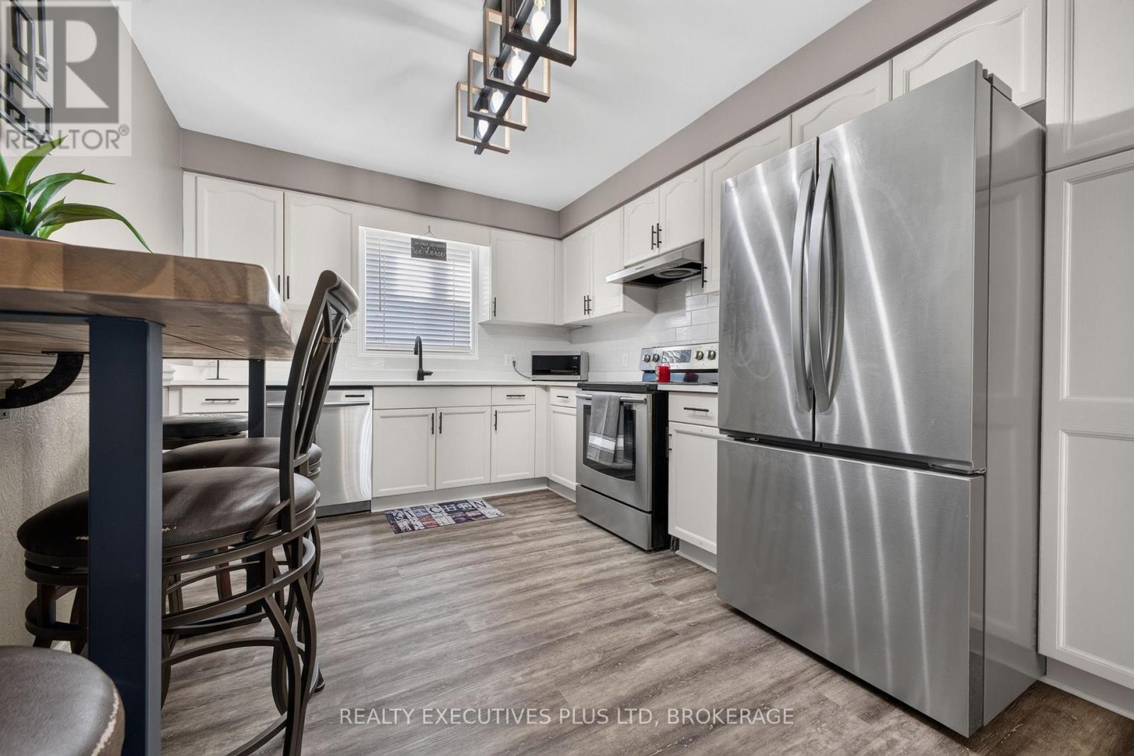 7802 Sabine Drive, Niagara Falls (Ascot), Ontario L2H 3E4 - Photo 9 - X13821444