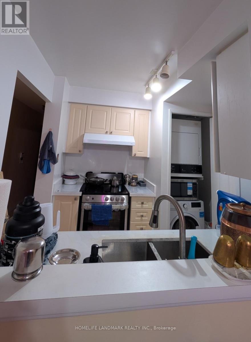 1115 - 8 Lee Centre Drive, Toronto, Ontario  M1H 3H8 - Photo 2 - E13821498