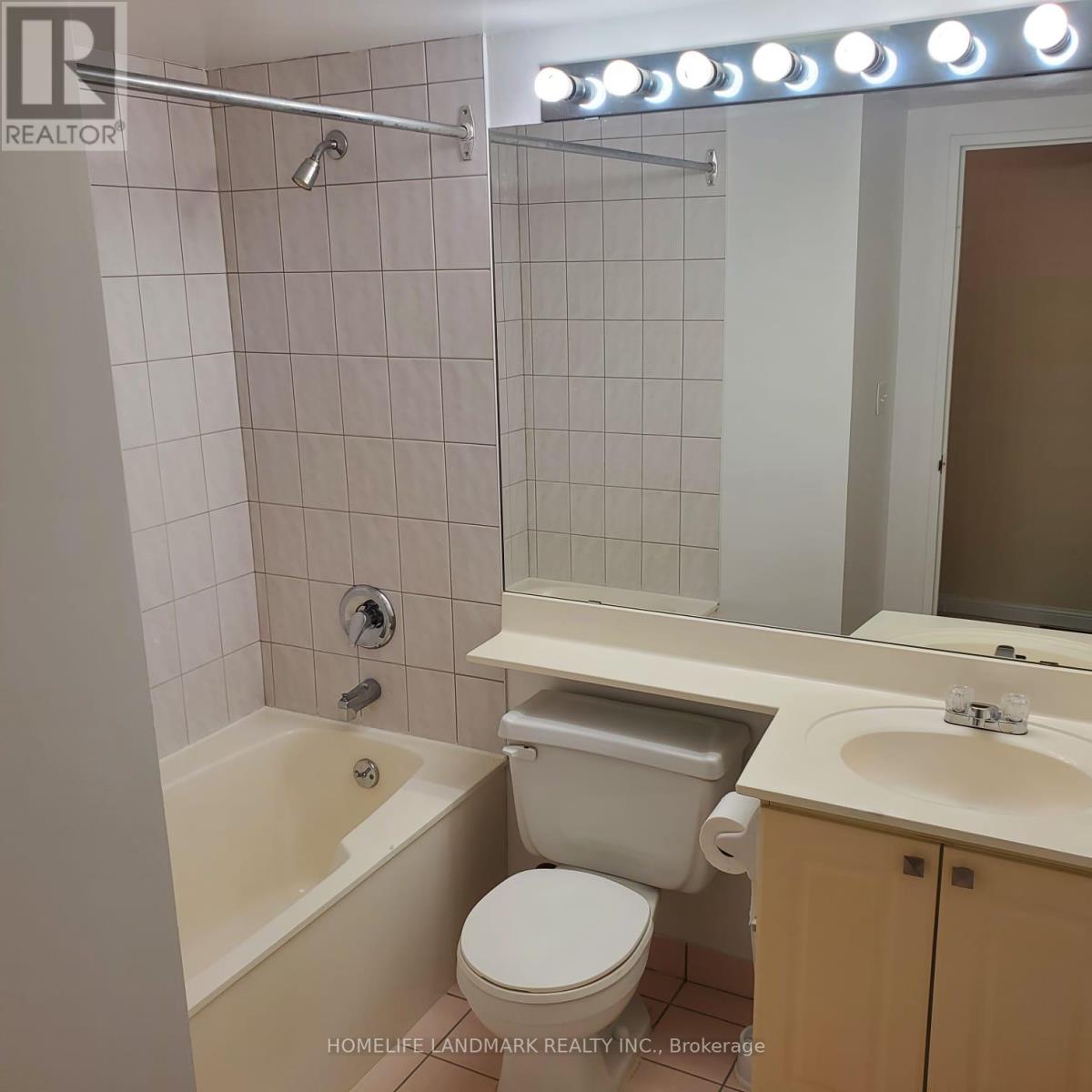1115 - 8 Lee Centre Drive, Toronto, Ontario  M1H 3H8 - Photo 5 - E13821498
