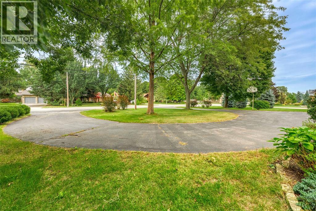 1821 BLACKWELL ROAD Sarnia Ontario Canada N7T7H4 5