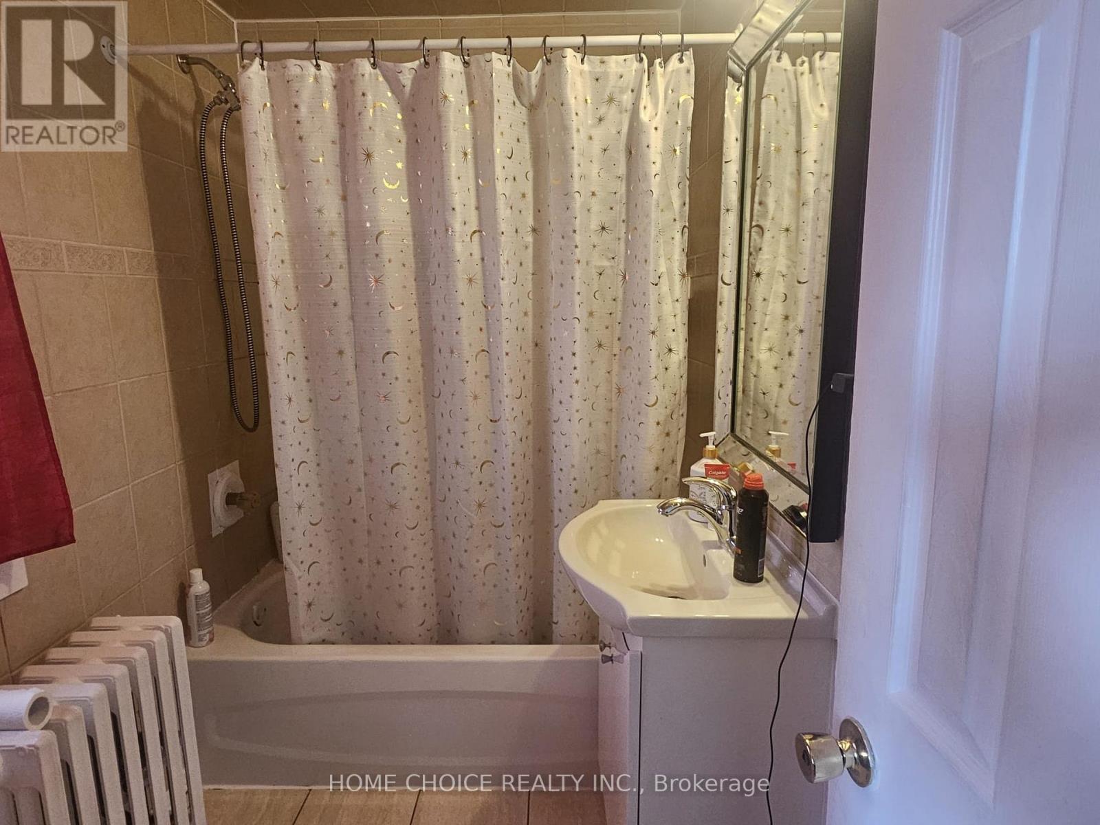 1232 Jane Street, Toronto, Ontario  M6M 4X8 - Photo 14 - W13810100