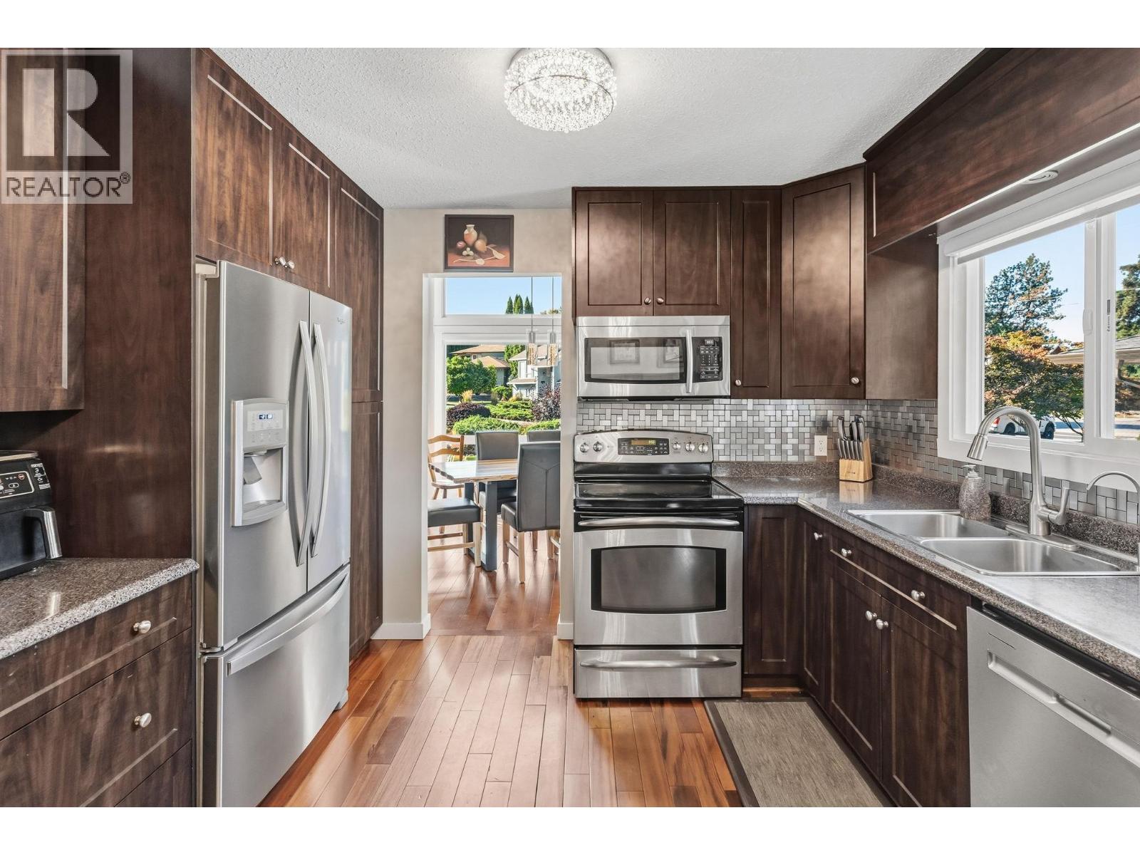 710 Tozer Court, Kelowna, British Columbia  V1W 2P8 - Photo 4 - 10401601