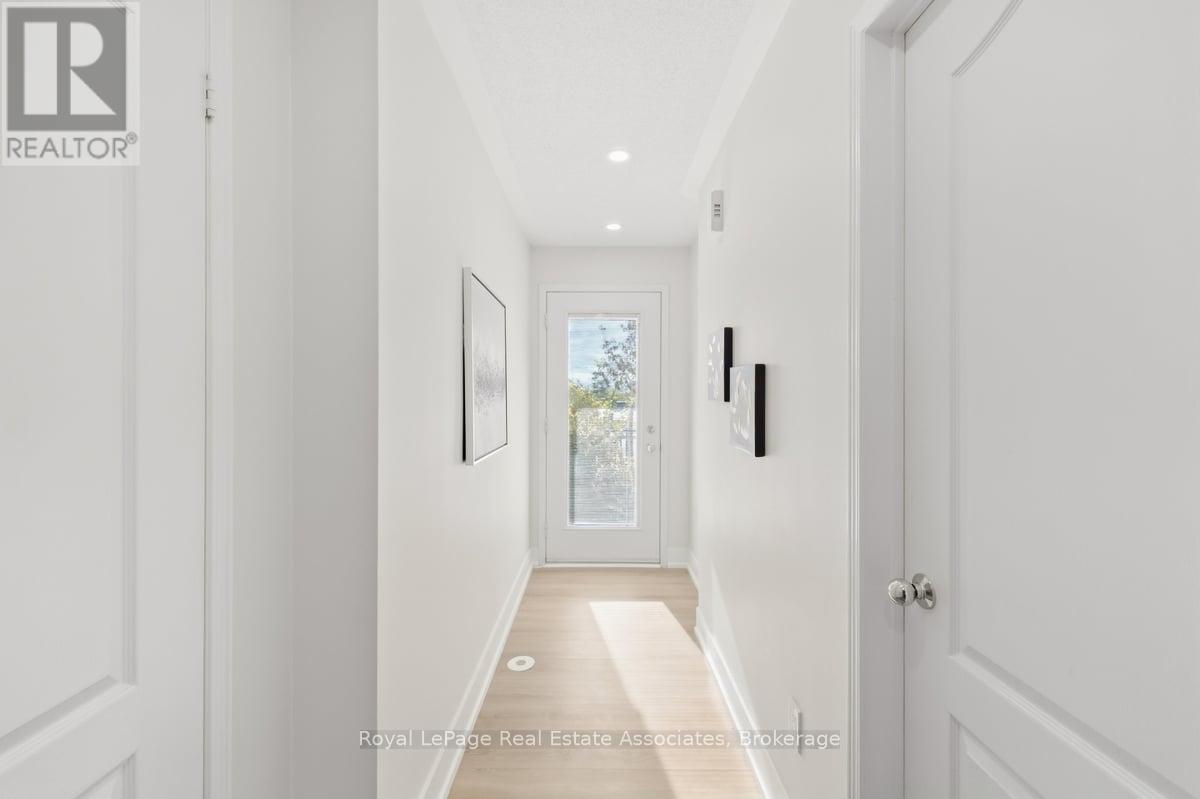 16 - 3975 Eglinton Avenue W, Mississauga, Ontario  L5M 0E7 - Photo 14 - W13821450