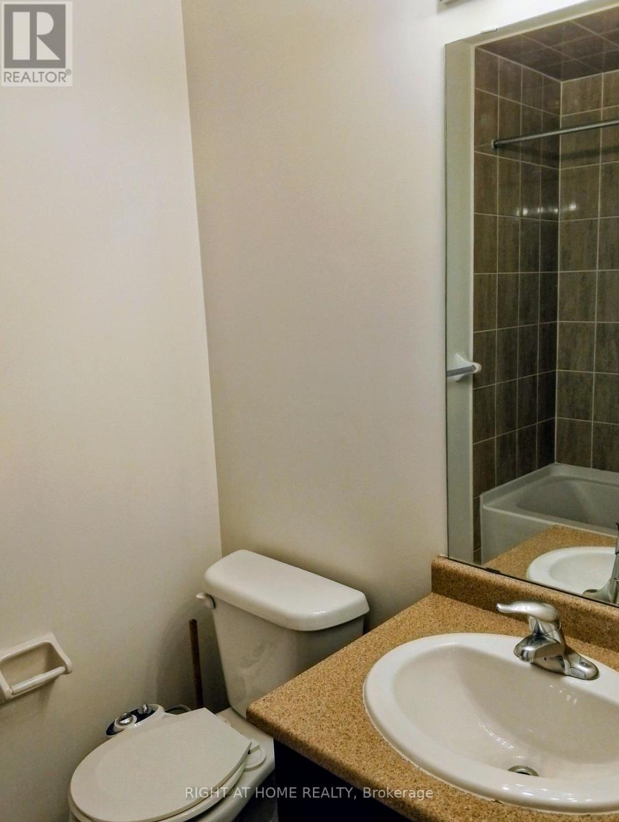 32 Aspen Hills Road, Brampton, Ontario  L6Y 6E4 - Photo 9 - W13821464