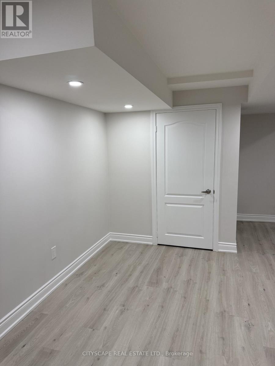 Bsmt - 6 Lucky Lane, Brampton, Ontario  L6R 3M3 - Photo 10 - W13821490