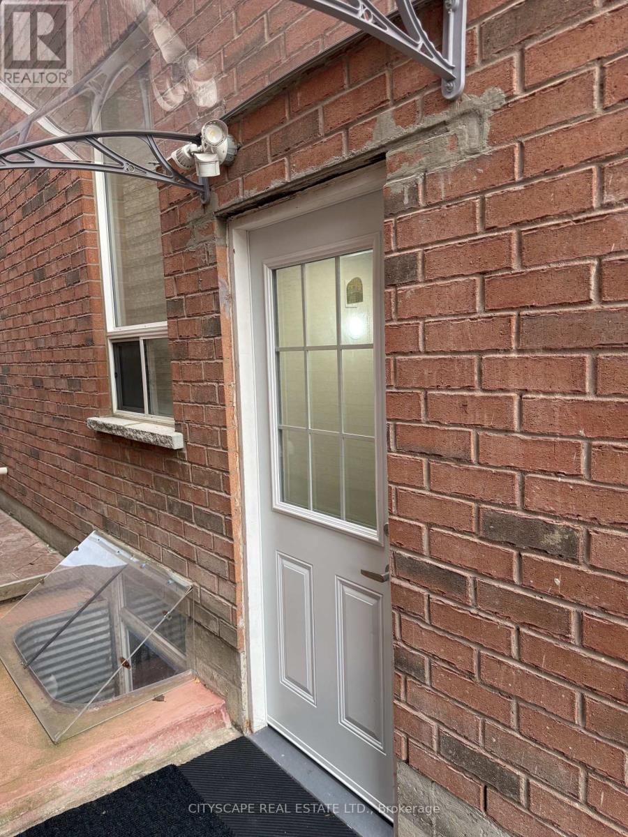 Bsmt - 6 Lucky Lane, Brampton, Ontario  L6R 3M3 - Photo 5 - W13821490