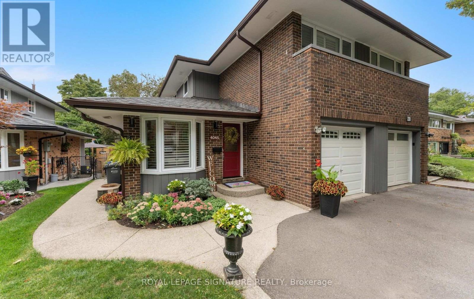 4045 Taffey Crescent, Mississauga, Ontario  L5L 2A6 - Photo 3 - W13821524