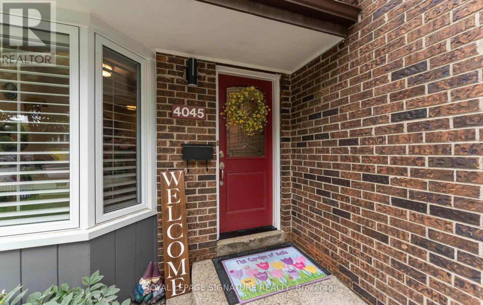 4045 Taffey Crescent, Mississauga, Ontario  L5L 2A6 - Photo 4 - W13821524