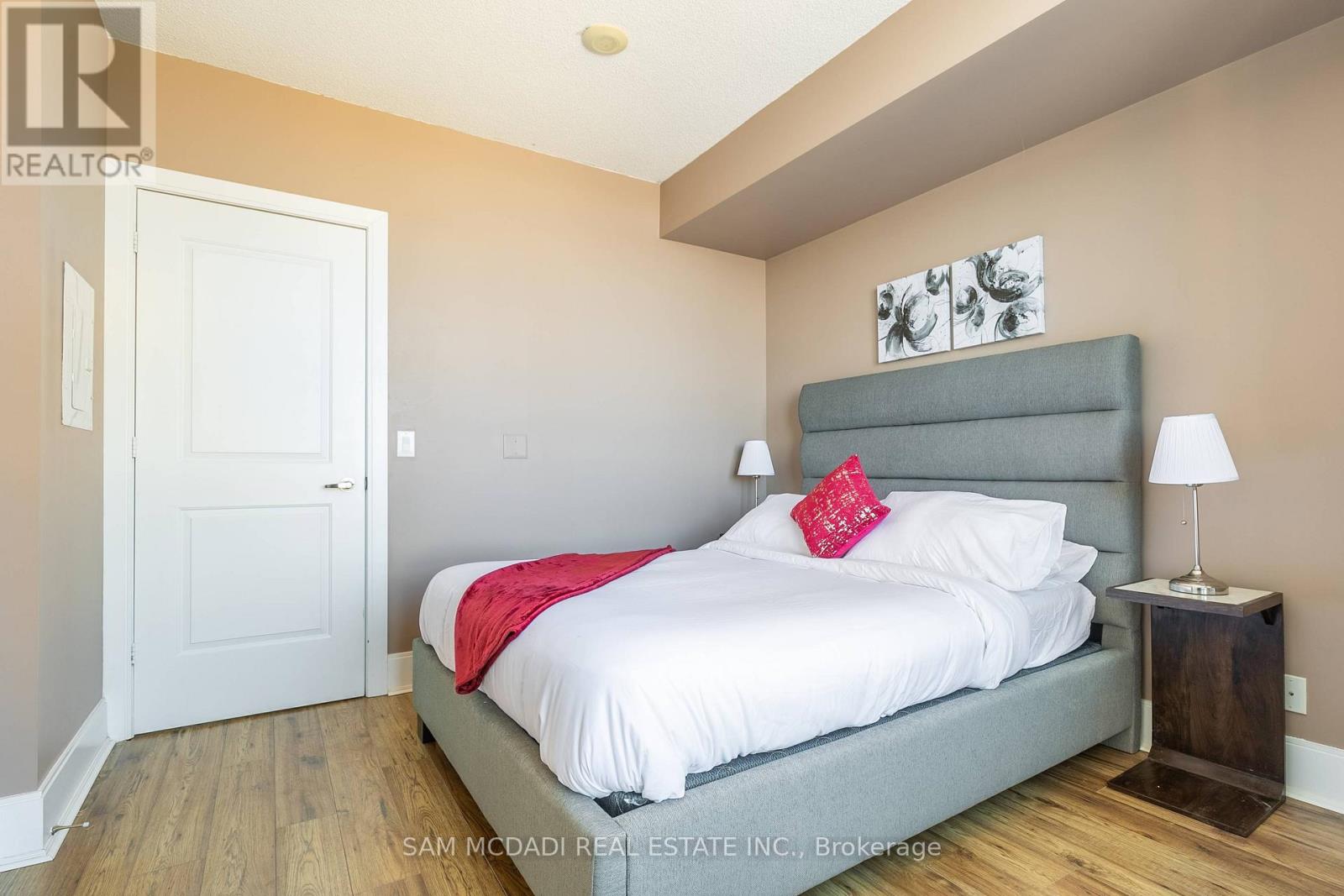 1905 - 330 Burnhamthorpe Road W, Mississauga, Ontario  L5B 0E1 - Photo 14 - W13821530