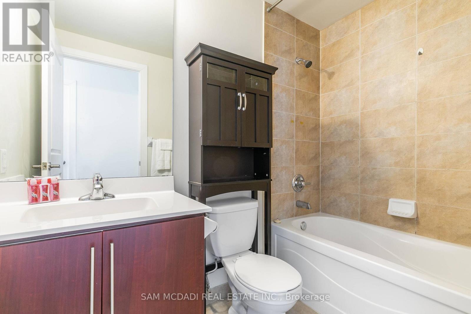 1905 - 330 Burnhamthorpe Road W, Mississauga, Ontario  L5B 0E1 - Photo 16 - W13821530