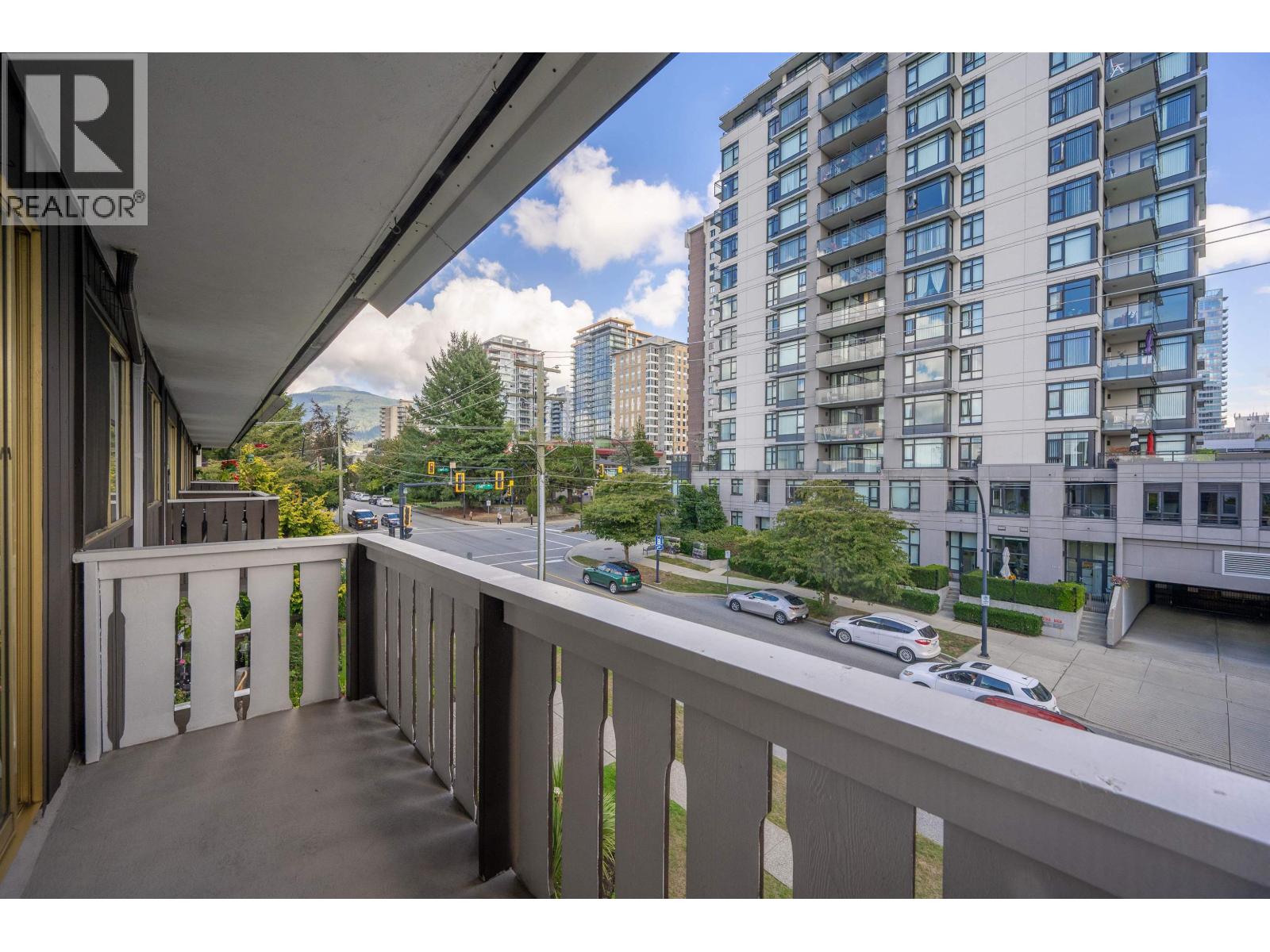 302 1345 Chesterfield Avenue, North Vancouver, British Columbia  V7M 2N1 - Photo 8 - R3168251