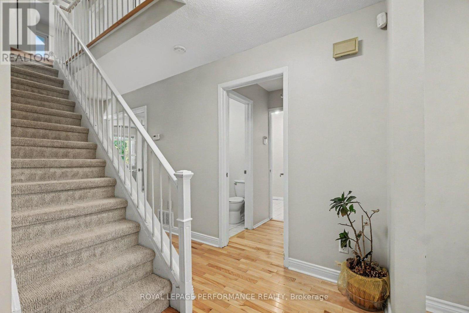1466 Prestone Drive, Ottawa, Ontario  K1E 1M4 - Photo 2 - X13821544