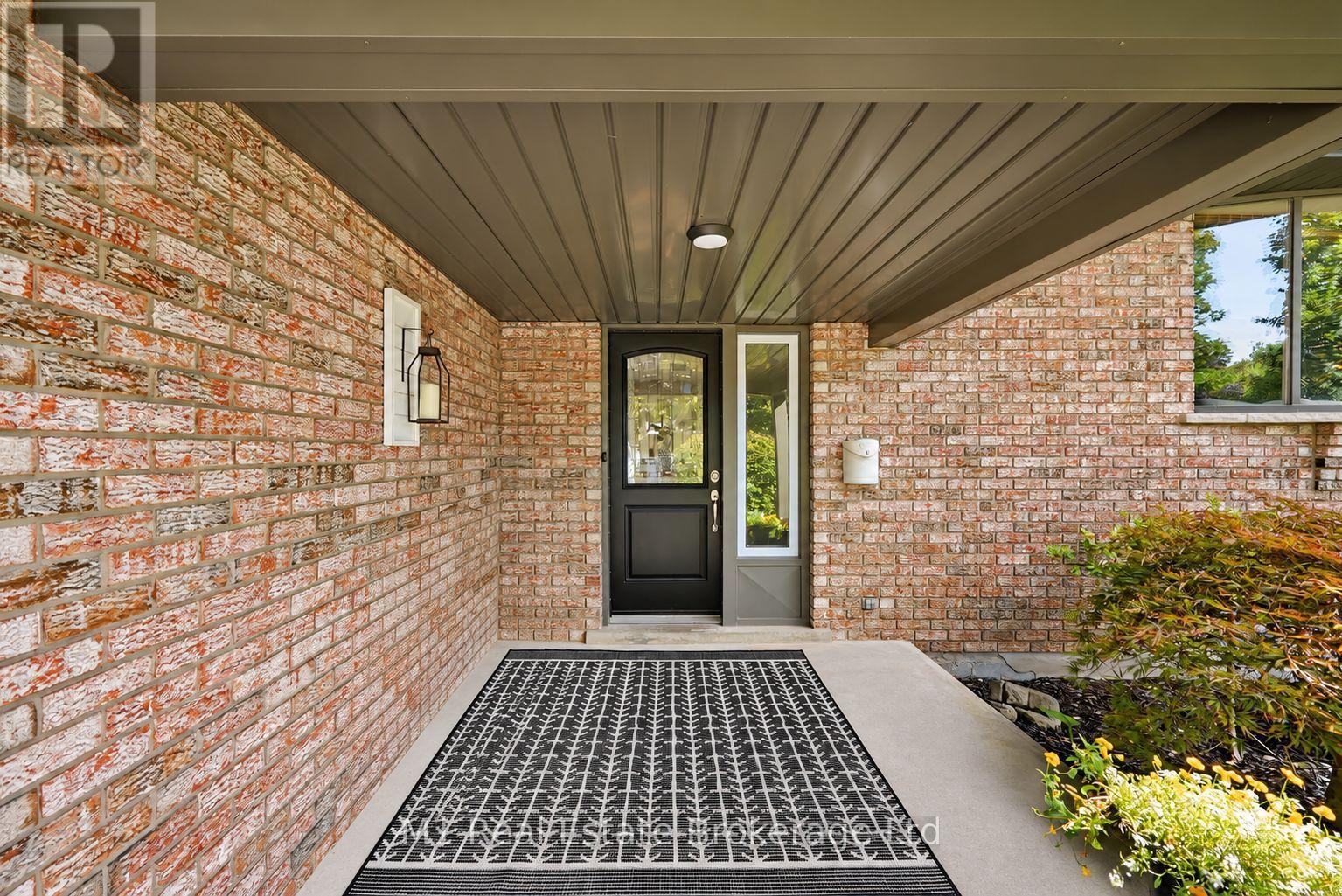 565 Elgin Street, Centre Wellington, Ontario  N1M 2C1 - Photo 3 - X13812342