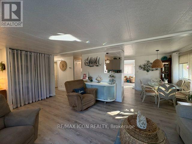 100 Shannon Boulevard, South Huron, Ontario  N0M 1T0 - Photo 3 - X13812138