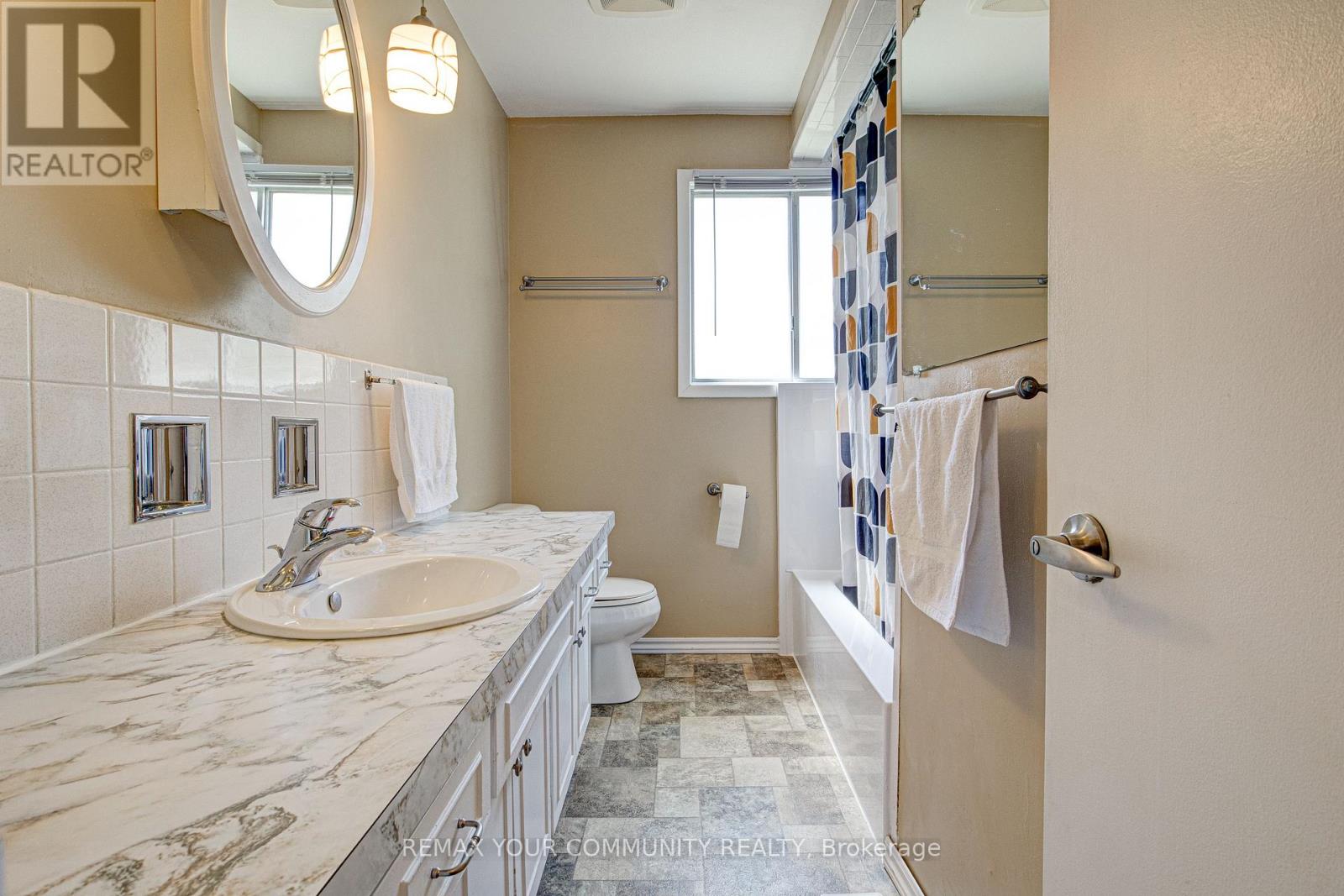 557 Glen Manor Boulevard, Waterloo, Ontario  N2L 4T7 - Photo 19 - X13821532