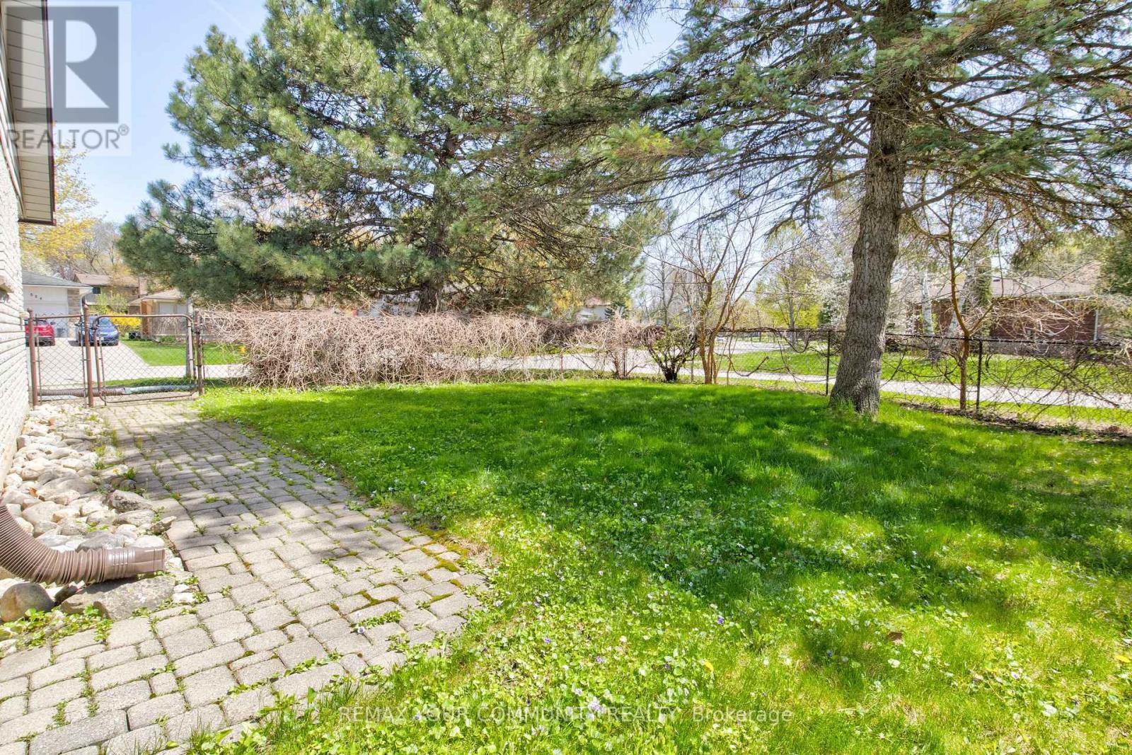 557 Glen Manor Boulevard, Waterloo, Ontario  N2L 4T7 - Photo 30 - X13821532