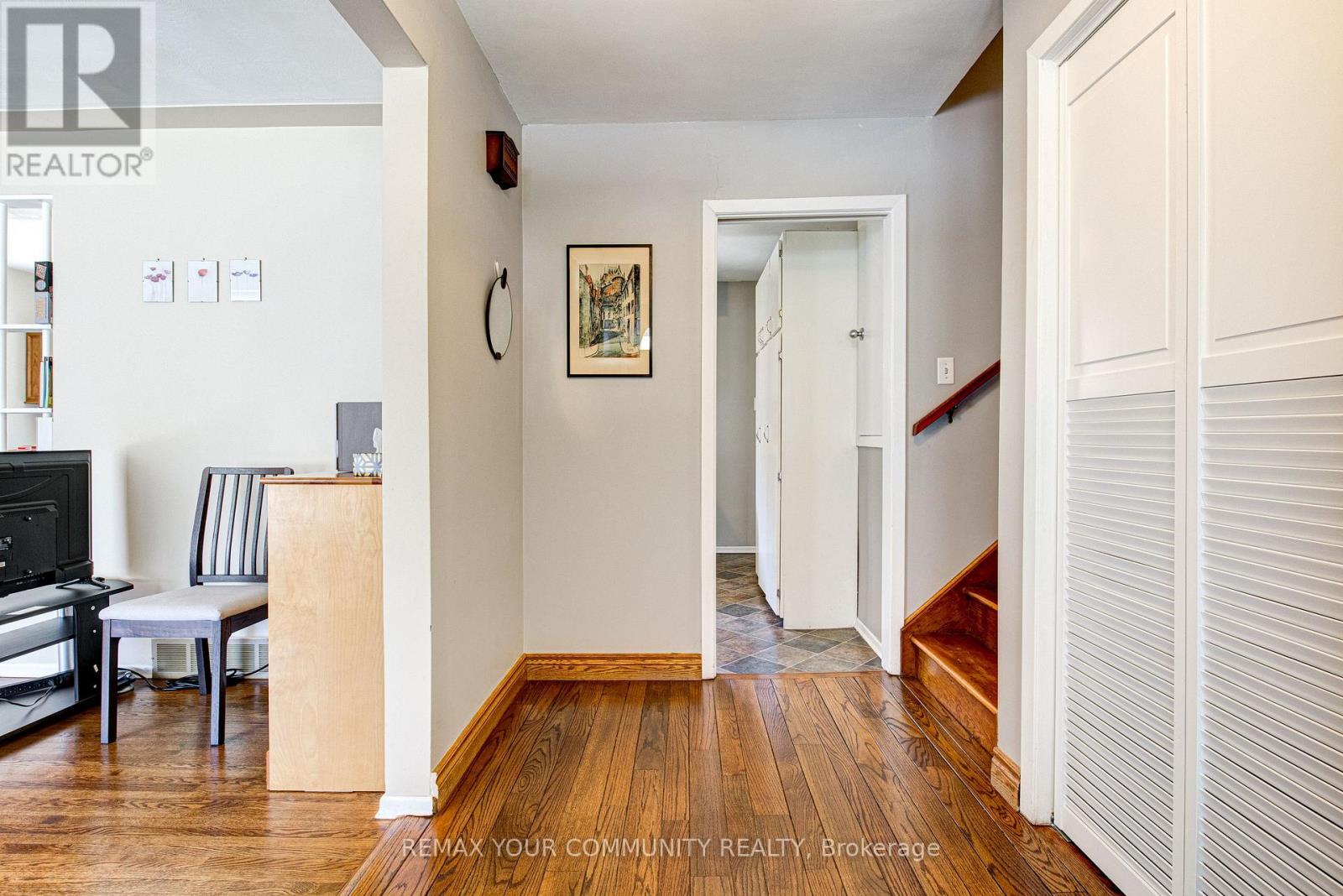 557 Glen Manor Boulevard, Waterloo, Ontario  N2L 4T7 - Photo 5 - X13821532