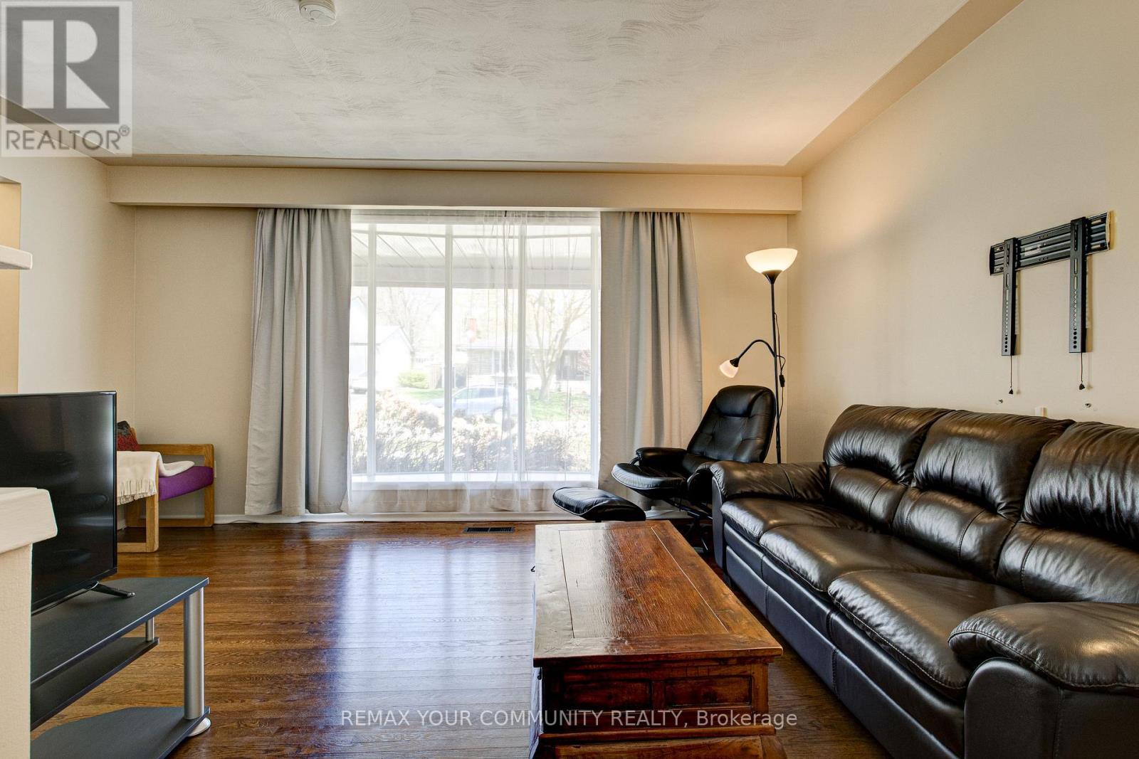 557 Glen Manor Boulevard, Waterloo, Ontario  N2L 4T7 - Photo 8 - X13821532