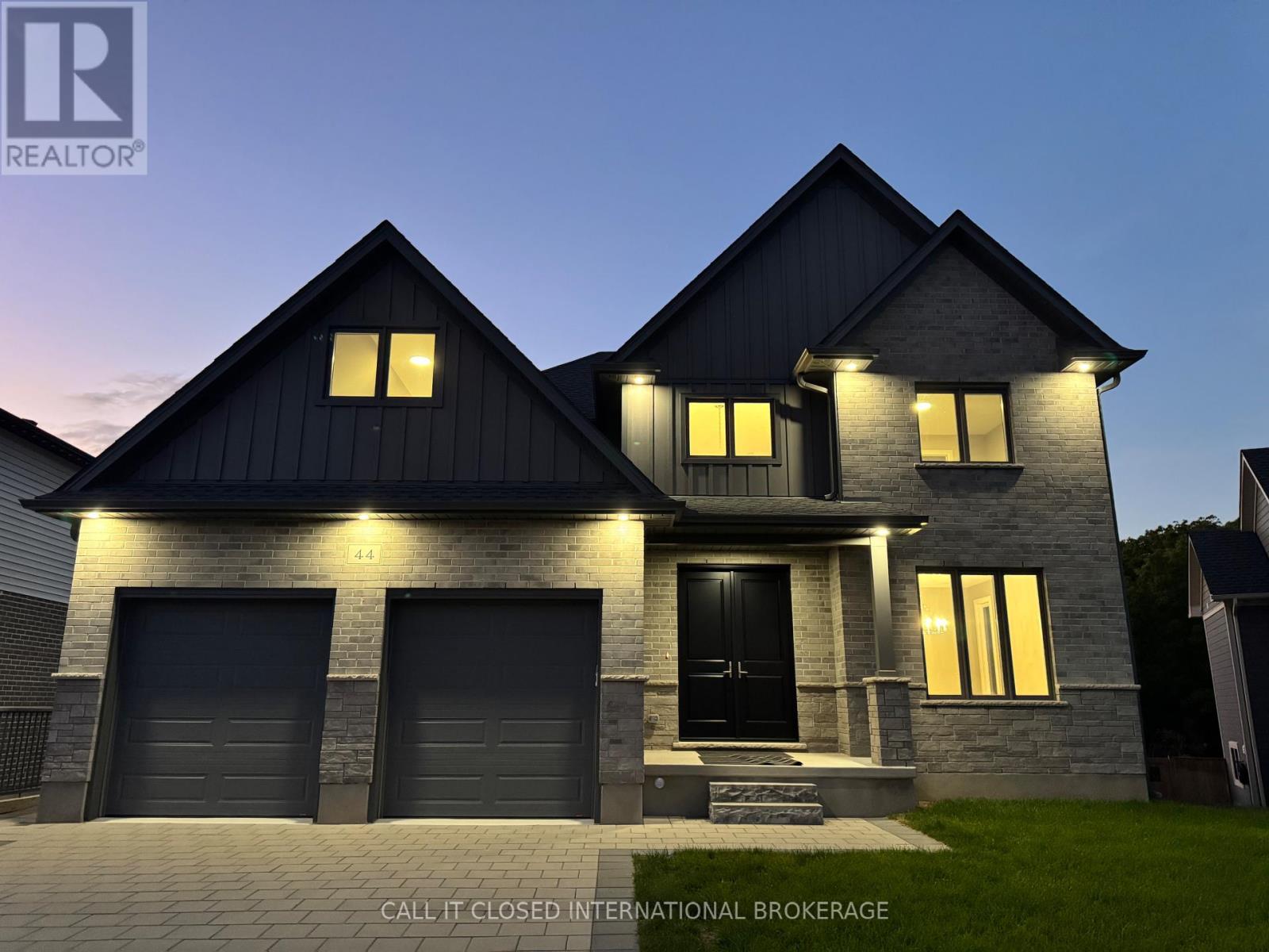 44 ROYAL CRESCENT, Southwold, Ontario