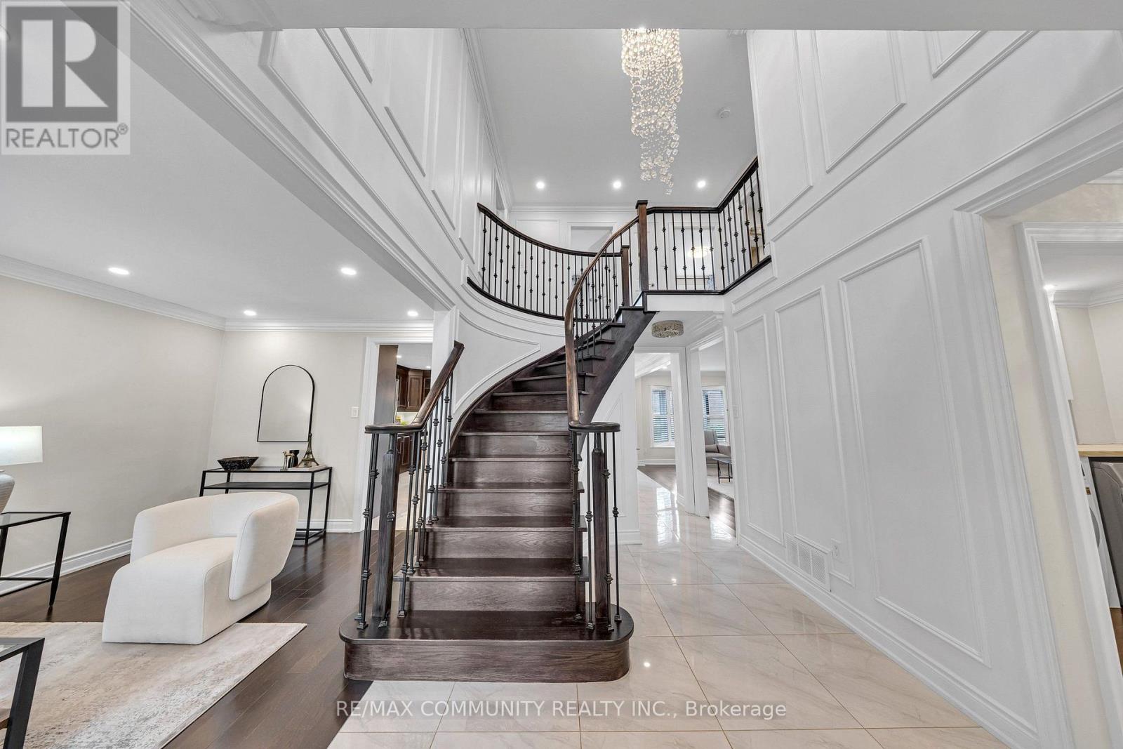 43 FIELDWOOD DRIVE, Toronto, Ontario