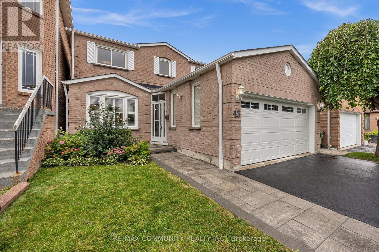 43 Fieldwood Drive, Toronto, Ontario  M1V 3G3 - Photo 32 - E13821636