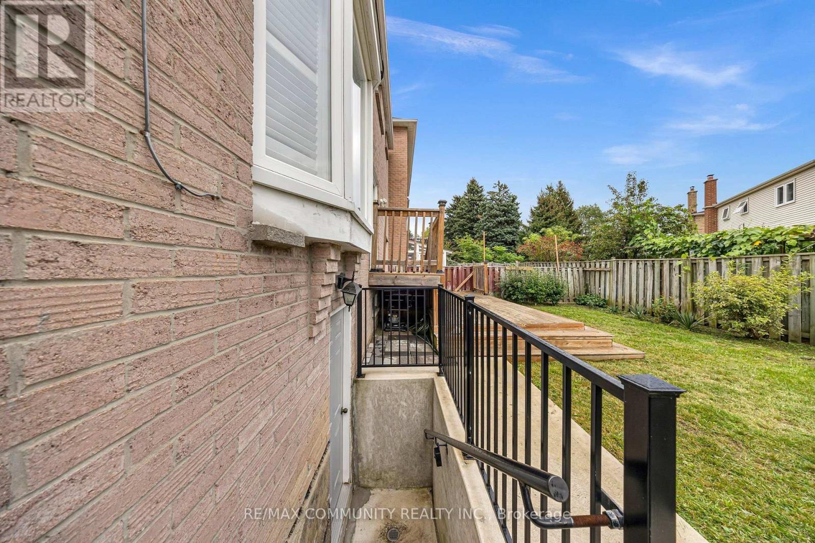 43 Fieldwood Drive, Toronto, Ontario  M1V 3G3 - Photo 33 - E13821636