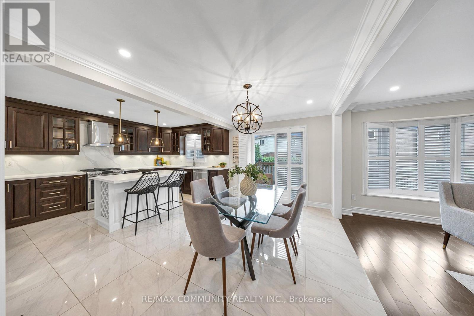 43 Fieldwood Drive, Toronto, Ontario  M1V 3G3 - Photo 9 - E13821636