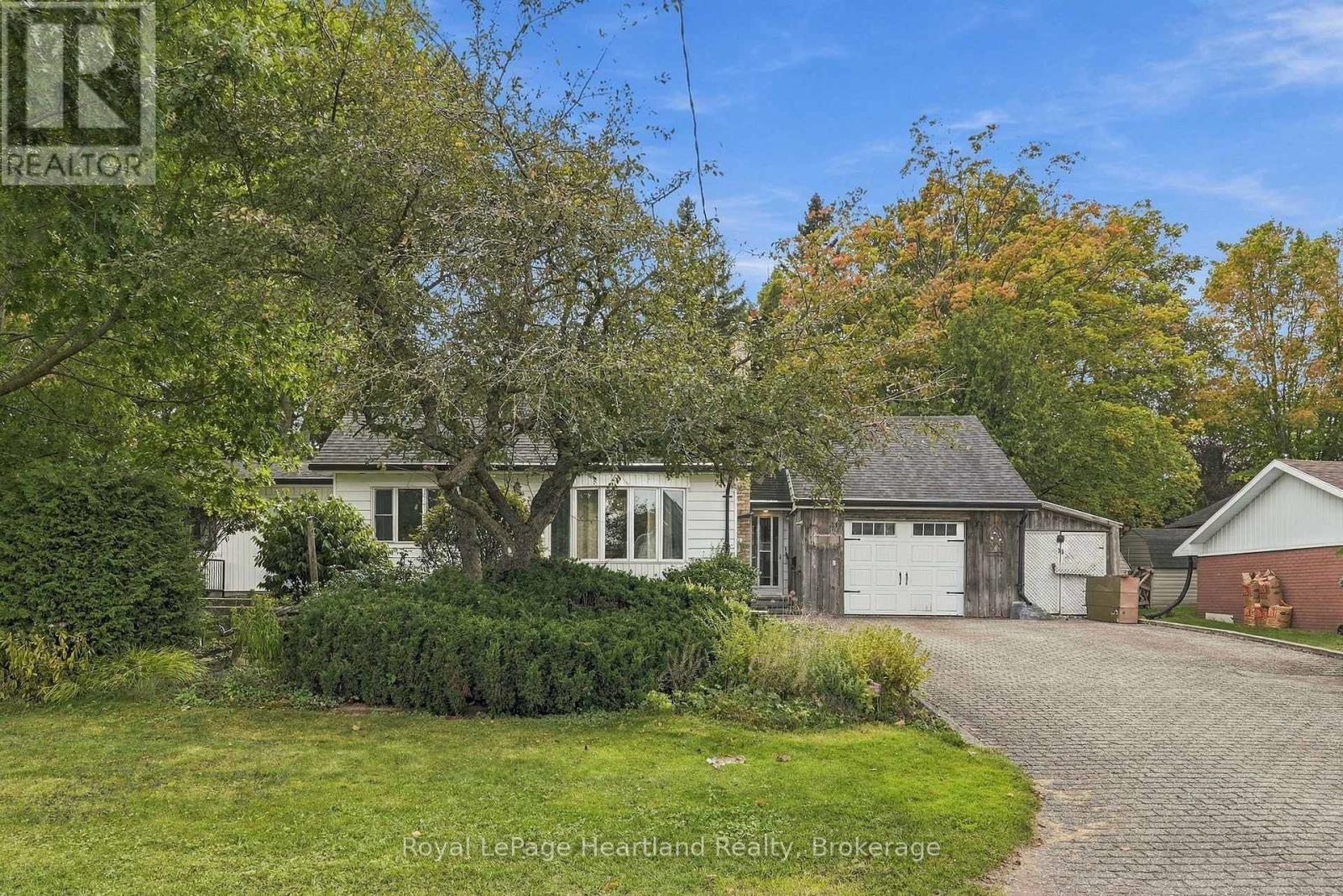 156 QUEEN STREET S, Minto, Ontario