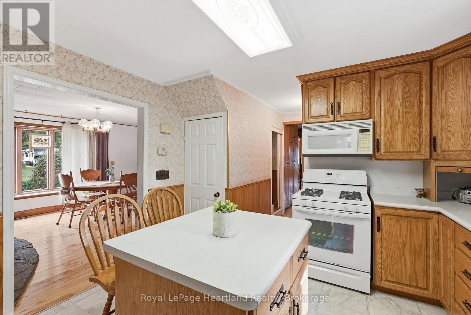 156 Queen Street S, Minto, Ontario  N0G 1Z0 - Photo 10 - X13821566
