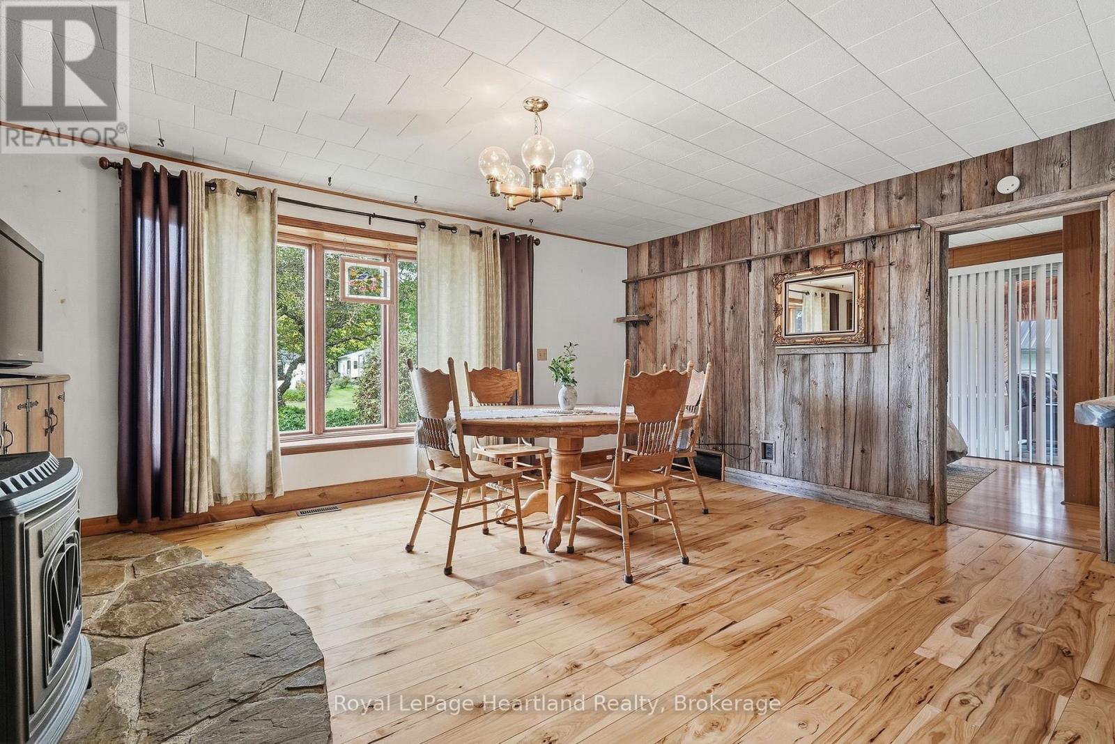 156 Queen Street S, Minto, Ontario  N0G 1Z0 - Photo 11 - X13821566