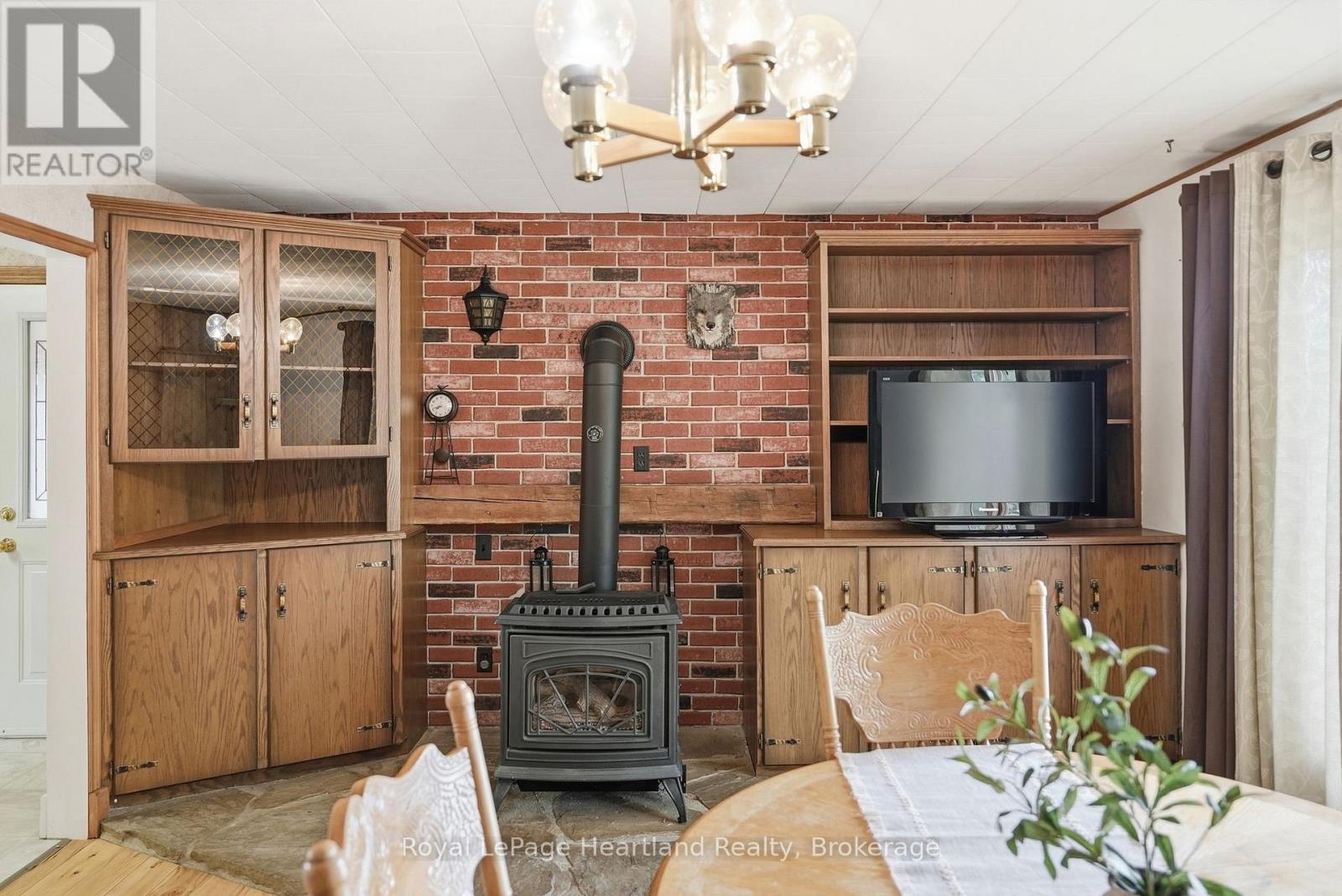 156 Queen Street S, Minto, Ontario  N0G 1Z0 - Photo 13 - X13821566