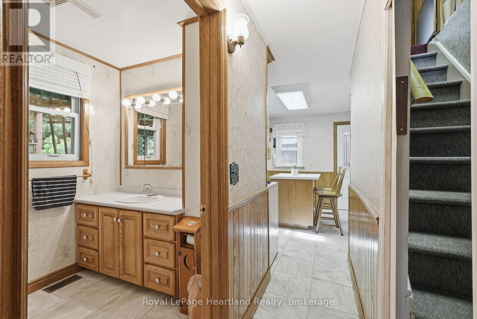 156 Queen Street S, Minto, Ontario  N0G 1Z0 - Photo 15 - X13821566