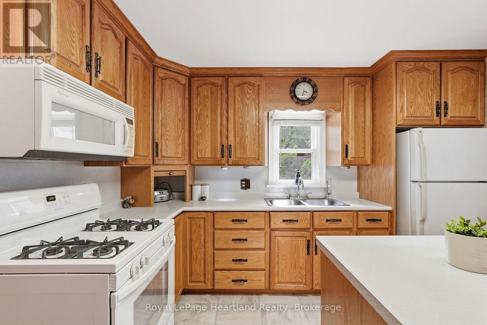 156 Queen Street S, Minto, Ontario  N0G 1Z0 - Photo 8 - X13821566
