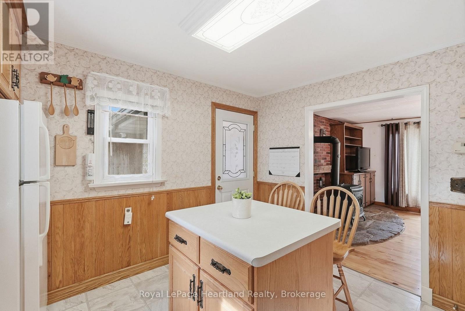 156 Queen Street S, Minto, Ontario  N0G 1Z0 - Photo 9 - X13821566